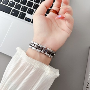 Di lusso tre perline da donna sottile in metallo in acciaio inossidabile Smart <span class=keywords><strong>Watch</strong></span> cinturino per <span class=keywords><strong>Apple</strong></span> <span class=keywords><strong>Watch</strong></span> Ultra 9 8 7 <span class=keywords><strong>6</strong></span> per iWatch cinturino - Product Image 6