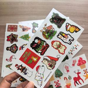 Adesivi per Tatuaggi Temporanei Natalizi in Offerta, Resistenti all'Acqua, con Disegni di Pupazzo di Neve, Calzini e Guanti per Viso e Corpo, 8 Pezzi - Product Image 5