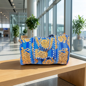 Sac de voyage matelassé en coton Azure Tiger pour femme avec fermeture éclair - Équipement d'aventure décontracté et écoresponsable - Product Image 4