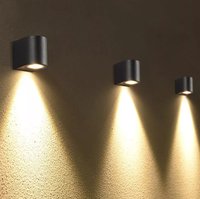 Applique murale d'extérieur élégante et étanche avec ampoule LED GU10