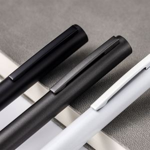 Stylo bille en métal noir mat de haute qualité avec logo personnalisé - Product Image 4