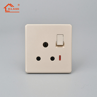 UK standard Pop 13A 220V 3pin prise électrique universelle PC FIame matériau résistant chine prises murales interrupteurs