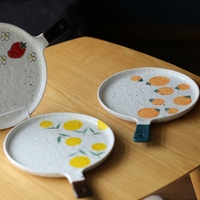 Assiette plate fruitée en céramique de style mignon avec poignée vaisselle à motif de dessin animé mignon imprimé personnalisé assiette en céramique irrégulière