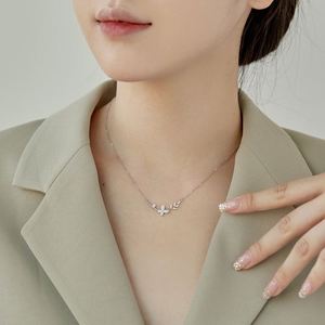 Collar con Colgante de Hoja de Olivo Dylam para Mujer, Plata S925, Circonita Cúbica, Cadena con Dije de Hojas, Joyería Elegante y Delicada - Product Image 4