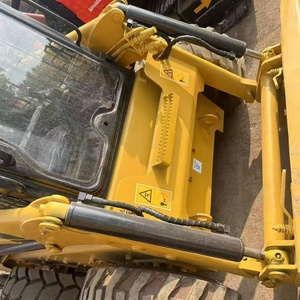 Chargeuse sur pneus CAT 246C jaune, équipement d'occasion, capacité de 4 tonnes - Product Image 5