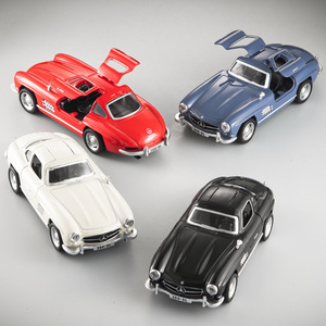 Modèle de voiture classique Mercedes-Benz 00SL à l'échelle 1:32 en <span class=keywords><strong>métal</strong></span> avec son et lumière, portes ouvrantes, fonction de recul - Jouet vintage pour enfants de 14 ans et plus - Product Image 1