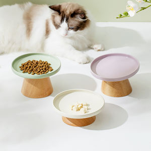 2024 gros fendu céramique bois bol <span class=keywords><strong>pour</strong></span> animaux de compagnie surélevé incliné anti-dérapant bol <span class=keywords><strong>chat</strong></span> chien nourriture bol en céramique avec support en bois - Product Image 2