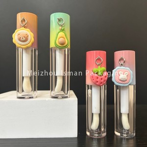 ISMAN Tube de brillant à lèvres rond 6ml avec grande brosse, capuchon dégradé, breloque 3D Ours Fraise, contenant vide, Prix usine, Pro, Meilleur, Haut de gamme, Élite - Product Image 2