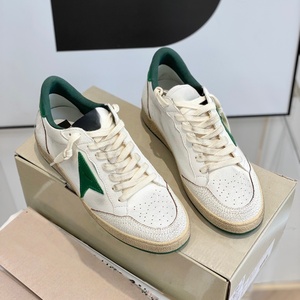 Zapatillas de Diseño de Piel Genuina de Ganso Blanco Antideslizantes de Lujo Cómodas para Skateboard Doradas con Efecto Desgastado para Caminar, Zapatos de Moda y Tendencia - Product Image 4