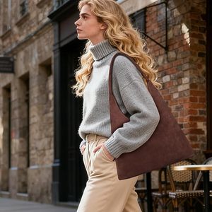 <span class=keywords><strong>2026</strong></span> Yeni Moda İç Cepli Tote Çantalar Retro Vegan Deri Bol Omuz Çantası Seti Kadın Çantası - Product Image 6