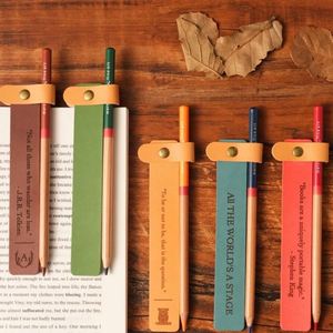 Marcapáginas Personalizado de Cuero PU Grabado, Moderno, Regalo Educativo para Amantes de los Libros, Uso Escolar y de Oficina - Product Image 1