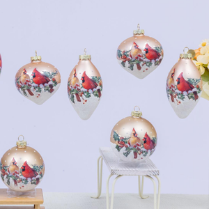 Ensemble d'ornements de Noël: décorations en verre exquises ornées de motifs d'<span class=keywords><strong>oiseaux</strong></span> cardinaux vifs et de houx pour une atmosphère festive - Product Image 2