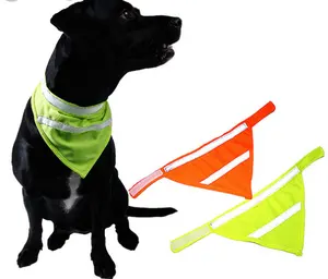 pañuelos y arcos de aseo Suppliers-Venta al por mayor reflectante impreso perro Bandana personalizada aseo de lujo perro Bandana