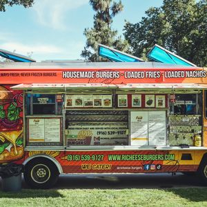 Camion-restaurant bon marché Burger Pizza Hot Dog Fourgonnette-restaurant mobile Camion-taco entièrement équipé - Product Image 1