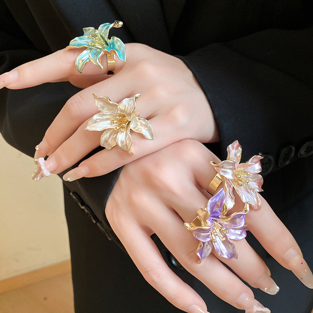QT Vintage Tulip Flower Alloy Gold Plated Trendy Fashion Rings High Personality Exquisite Open for Women Wedding