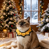 Cadeau de Noël pour animaux de compagnie : Écharpe triangulaire tissée à la main, Collier à fleurs artificielles, Accessoire de serviette anti-bave tricotée, Collier de cou, Bavoir