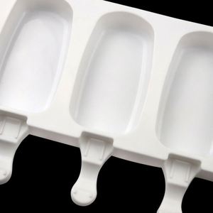 Molde de silicona ecológico de 3 agujeros, modelo ovalado de dibujos animados, sin estampado, sin BPA, para hacer helados, manualidades DIY, OEM/ODM - Product Image 3