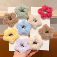 Pince à cheveux étoile en peluche, pince à cheveux en métal avec fausse fourrure, pince à cheveux moelleuse pour enfants et femmes, accessoire capillaire mignon, cadeau pour filles, chaud pour l'hiver