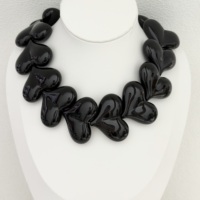 Nouveautés : Collier tendance avec grand pendentif cœur coloré, bijou exquis et raffiné, cadeau idéal