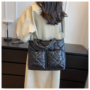 Large Capacity Quilted Puffer <b>Tote</b> Shoulder Bags Waterproof Women's Pearl <b>Nylon</b> Zipper Autumn Handheld Shopping Bag - Product Image 3