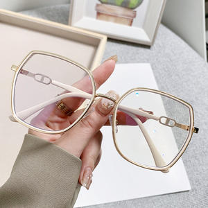 <span class=keywords><strong>Lunette</strong></span> <span class=keywords><strong>photochromique</strong></span> et <span class=keywords><strong>anti</strong></span>-bleu or rose hexagone métallique surdimensionné diamant Bling Bling <span class=keywords><strong>anti</strong></span>-<span class=keywords><strong>reflet</strong></span> femmes lunettes optiques - Product Image 4