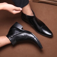 Vente en gros de bottes mi-mollet pour hommes en cuir véritable, à talon haut relevé, style britannique et coréen, tendance, avec fermeture éclair latérale, antidérapantes pour l'hiver