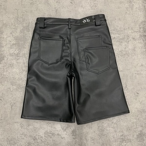 <span class=keywords><strong>Pantaloncini</strong></span> da Uomo in <span class=keywords><strong>Ecopelle</strong></span> Nera Personalizzati Stile Carpentiere - Product Image 2