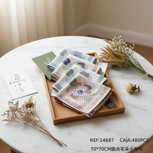 Foulard in Cotone Stampato 70x70cm, Design Floreale Moderno, Regalo per Signore, Asciugamano - Product Image 3