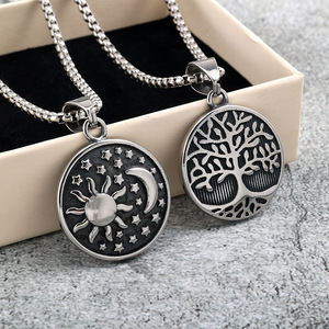 Collar con Colgante de Acero Inoxidable yunnique, Diseño Unisex de Sol, Luna y Árbol, Joyería de Moda, Regalo para Combinar con Ropa - Product Image 1