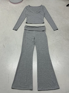 Ensemble deux pièces en tricot pour femme, col en V, haut à manches longues avec pantalon évasé et ourlet à revers, coupe ajustée minimaliste, extensible, tenue d'automne - Product Image 6
