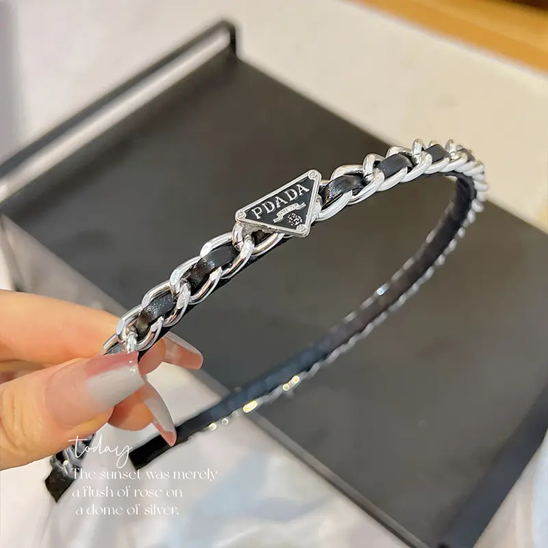 New Leather Chain Alloy Triangle Mark Headband Simple Graceful Press Clip Stylish Hair Accessories Sweet Beauty