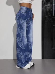 <span class=keywords><strong>Jeans</strong></span> <span class=keywords><strong>Larghi</strong></span> da Donna Kilig a <span class=keywords><strong>Vita</strong></span> Alta, Lavaggio Chiaro, <span class=keywords><strong>con</strong></span> Logo, Traspiranti, <span class=keywords><strong>in</strong></span> Denim, Chiusura a Bottone, Stile Comodo <span class=keywords><strong>con</strong></span> Cerniera e Gamba Ampia - Product Image 4