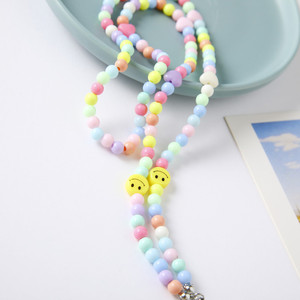 Chaîne de masque en acrylique couleur bonbon avec visage souriant et cœur, 60 cm, pour enfants, accessoire de fête unisexe - Product Image 2