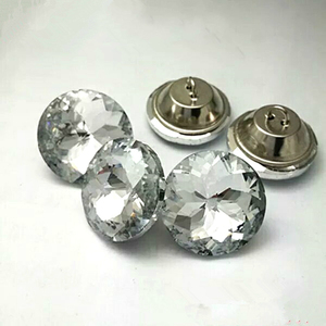 <span class=keywords><strong>Botones</strong></span> de Cristal con 2 Agujeros <span class=keywords><strong>al</strong></span> <span class=keywords><strong>por</strong></span> <span class=keywords><strong>Mayor</strong></span>, Decoración de Diamantes Transparentes <span class=keywords><strong>para</strong></span> Sofá, Estilo Shank - Product Image 2