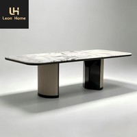 Table à manger rectangulaire ou ronde en marbre de luxe moderne avec pieds en métal