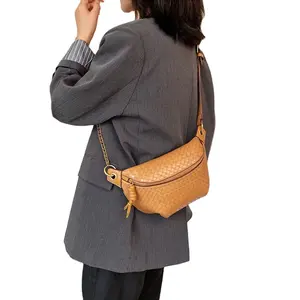 Bolsa de cintura trançada elegante, bolsa feminina com alça ajustável de couro na moda