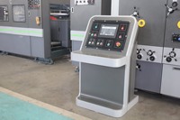 Nouvelle machine de fabrication de boîtes en carton ondulé entièrement automatique à haute efficacité avec impression, rainurage et assemblage