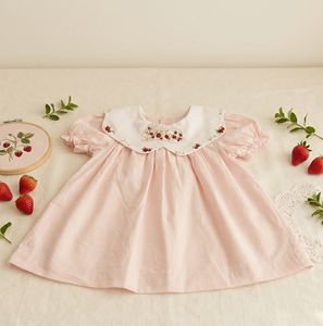 Encantador Vestido para Bebé Niña con Cuello Peter Pan Bordado con Fresas, Tela de Algodón Suave, Vestido de Manga Corta para Bebés - Product Image 1