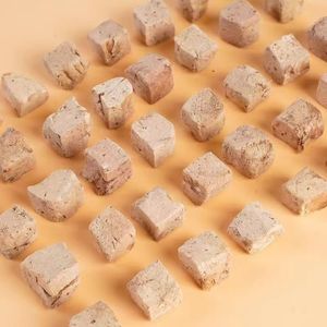 Cubos de Hígado de Res Liofilizados, Golosinas Deshidratadas <span class=keywords><strong>para</strong></span> <span class=keywords><strong>Perros</strong></span>, Golosinas Liofilizadas <span class=keywords><strong>para</strong></span> <span class=keywords><strong>Perros</strong></span>, Servicio OEM, Personalización de Bolsas o Botellas - Product Image 2