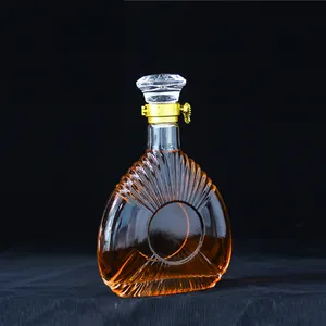 Premium Custom 750ml Rum Glasflasche mit Fan Pillar Design High White Screen Printed Identifikation etikett