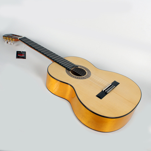 Guitarra Clásica Hecha a Mano de Alta Calidad, Precio Bajo, Madera de Arce Flameada Sólida de Primera Calidad - Product Image 4