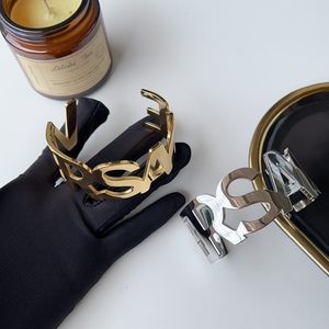 Famosi <span class=keywords><strong>Bracciali</strong></span> di Design in Acciaio Inossidabile, Gioielli da <span class=keywords><strong>Donna</strong></span> in Oro 18K e Argento, Fornitore di Articoli di Design - Product Image 3