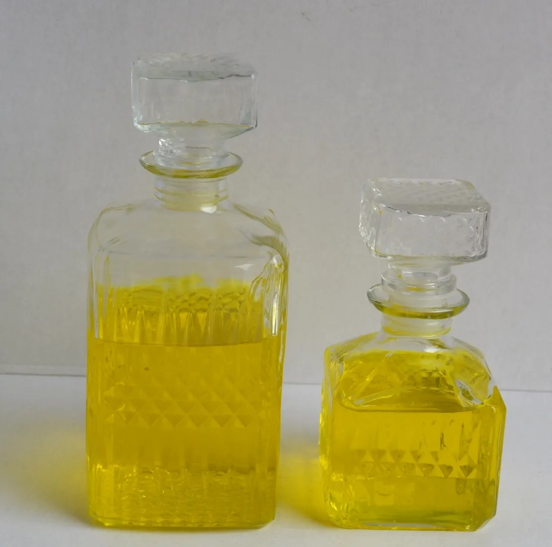 Decanter per bottiglia di liquore russo wisky in vetro quadrato con tappo per liquore di whisky