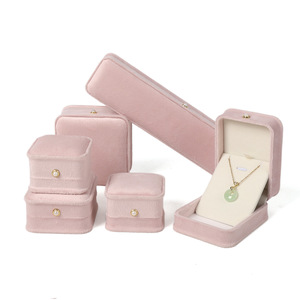 YWJW <span class=keywords><strong>RB45</strong></span> Maßgefertigte Geprägte Rechteckige/Quadratische Perlenverschluss-Samtbox Luxuriöse Schmuckaufbewahrungsbox für Damen - Product Image 5