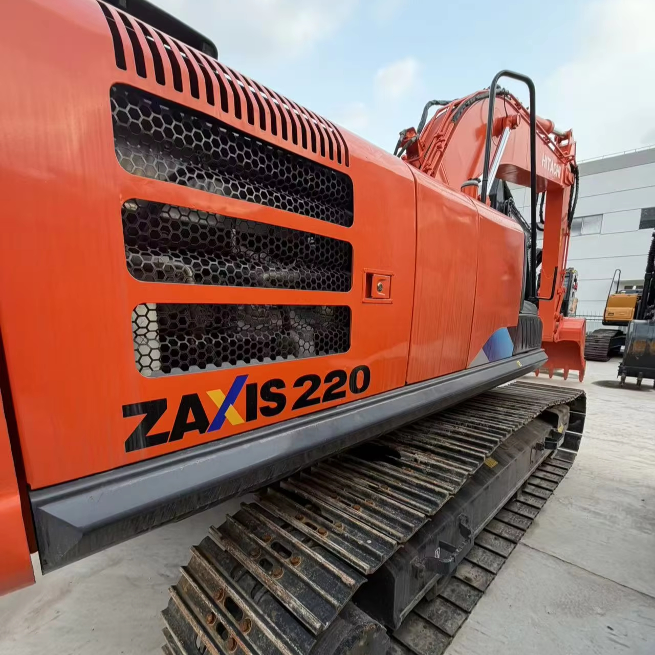 Used Hitachi 220 Excavator - High Quality Japan Original