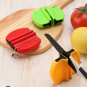 Aiguiseur de couteaux portable coloré pour l'extérieur, mini aiguiseur de couteaux de cuisine, mini aiguiseur de couteaux porte-clés - Product Image 2