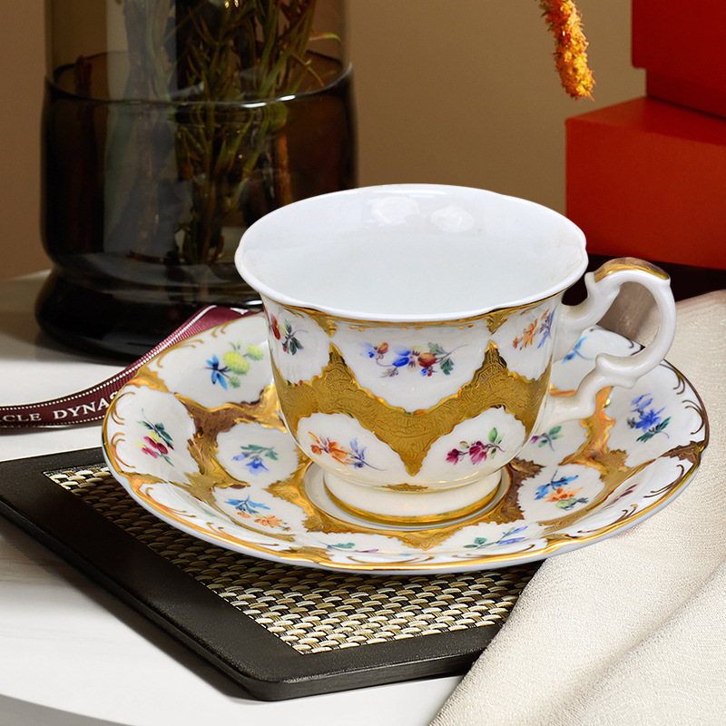A cup of a plate-ten thousand flowers platinum gift box