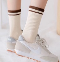 Chaussettes d'équipage à rayures en coton personnalisées à la mode Chaussettes sportives pour femmes