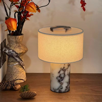 Lampe de table moderne en marbre, abat-jour en tissu, lampe de chevet LED à piles pour chambre à coucher, hôtel, chambre d'hôtes, décoration intérieure