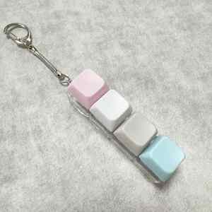 พวงกุญแจรูปคีย์บอร์ดของเล่นมาการอง 4 ปุ่ม บรรเทาความเครียด - Product Image 2